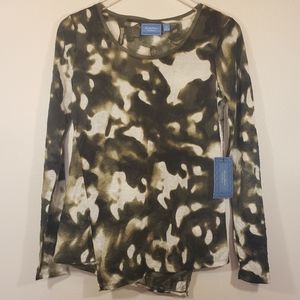 NWT Simply Vera Wang XS Long Slv Camo Graphic Top